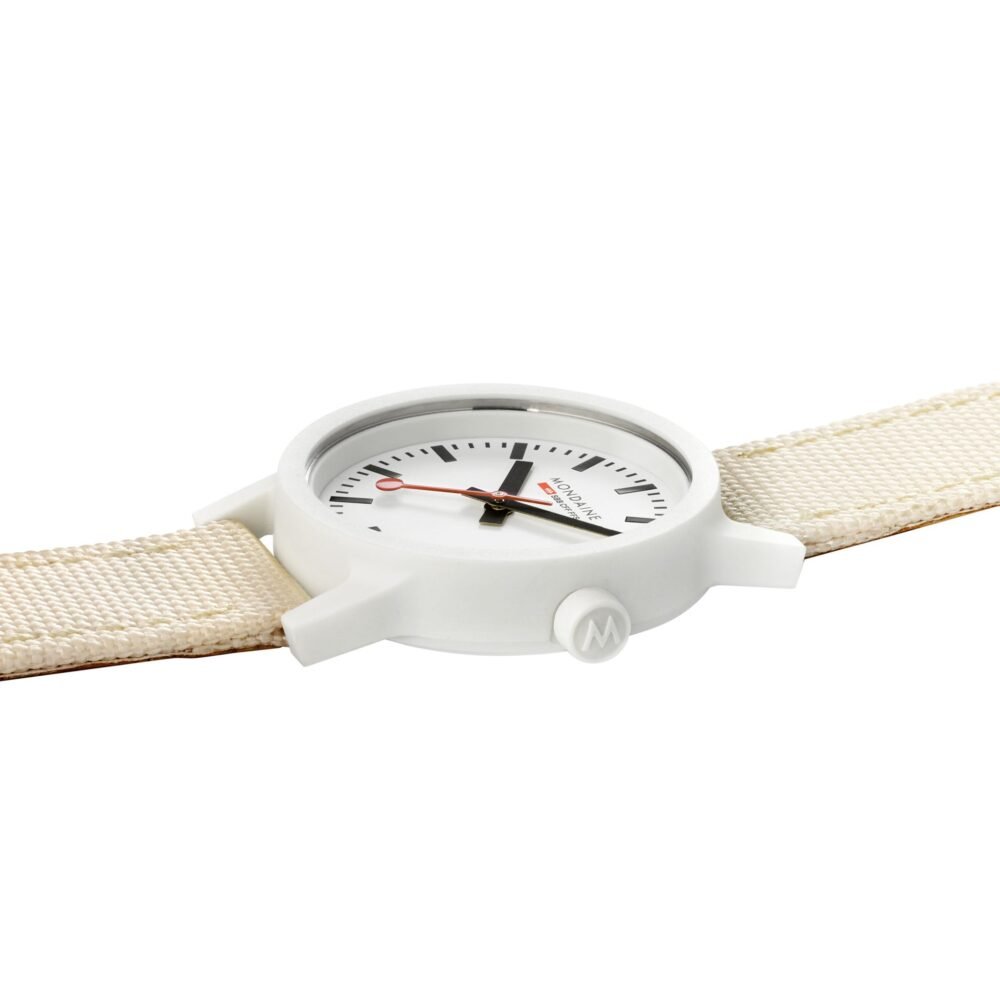 Mondaine Official Essence 32mm Sustainable watch - Image 5